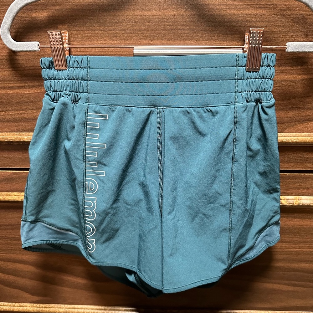 Lululemon Hotty Hot High-Rise Lined Short 4" *Graphic Size 4